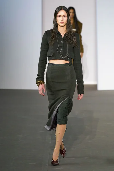 Look 25